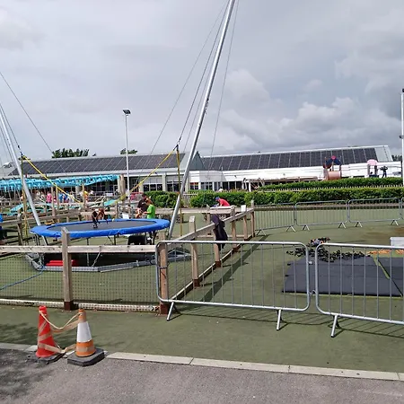 3-bed Caravan - Haven Lakeland Leisure Park Σαλέ