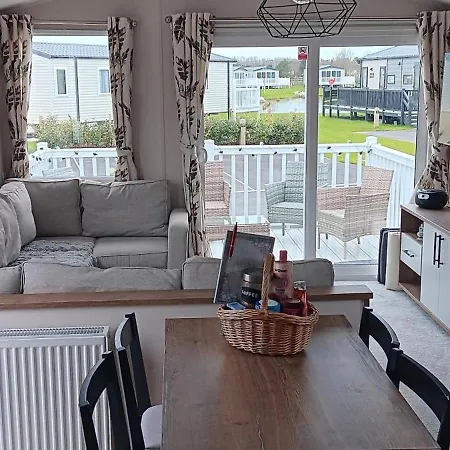 3-bed Caravan - Haven Lakeland Leisure Park * Grange-over-Sands