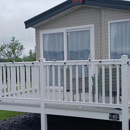Σαλέ 3-bed Caravan - Haven Lakeland Leisure Park