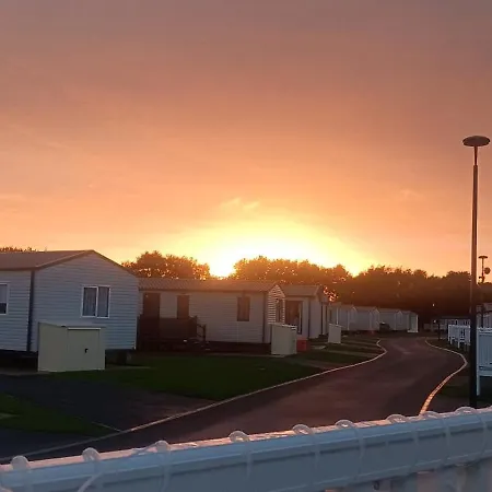 3-bed Caravan - Haven Lakeland Leisure Park Σαλέ *