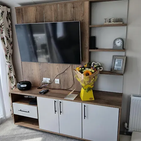3-bed Caravan - Haven Lakeland Leisure Park Chalé