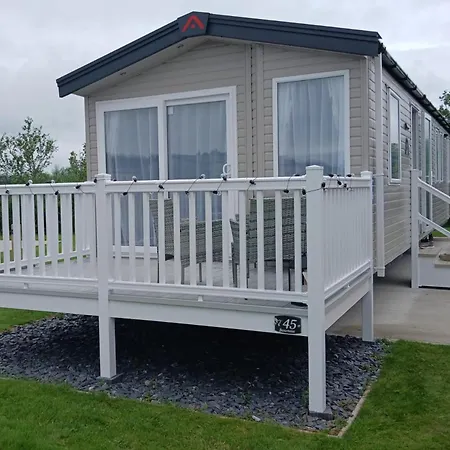 3-bed Caravan - Haven Lakeland Leisure Park