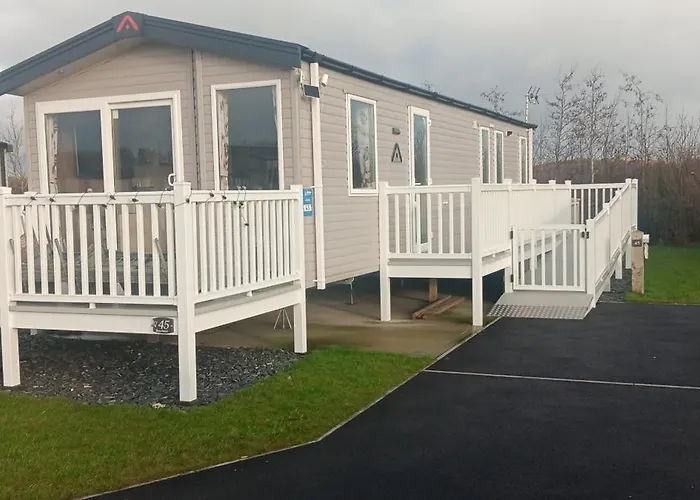 3-bed Caravan - Haven Lakeland Leisure Park * Grange-over-Sands