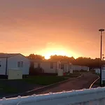 3-bed Caravan - Haven Lakeland Leisure Park Шале *